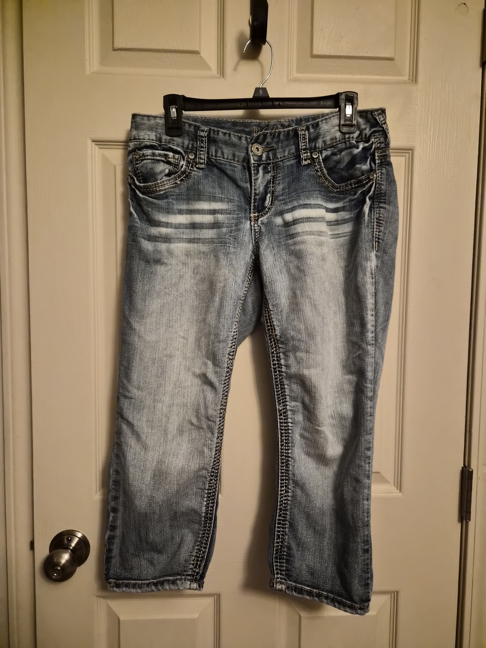 Maurices Light Blue Cropped Jeans with Fading